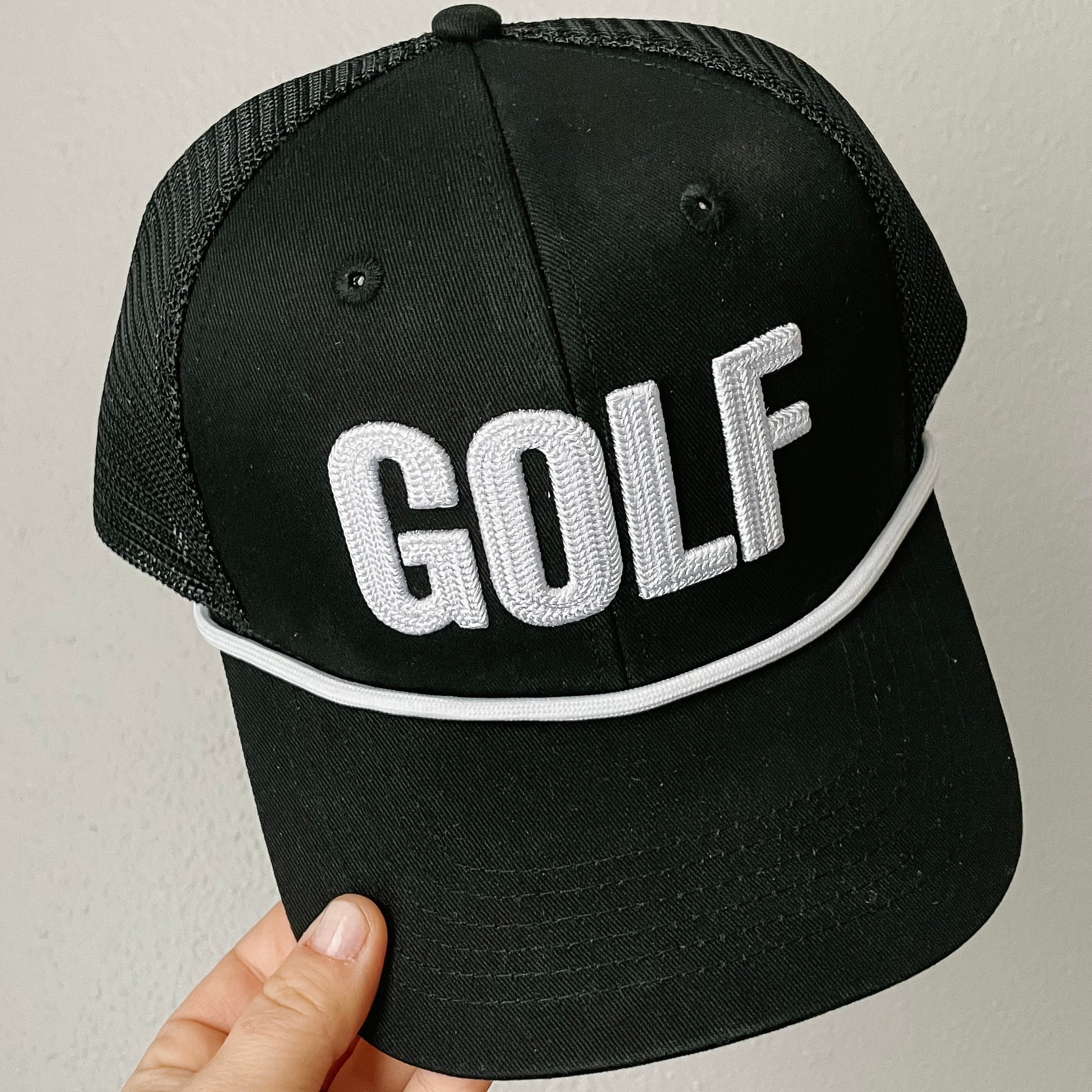 Caddie Uniform Black/White Golf Hat